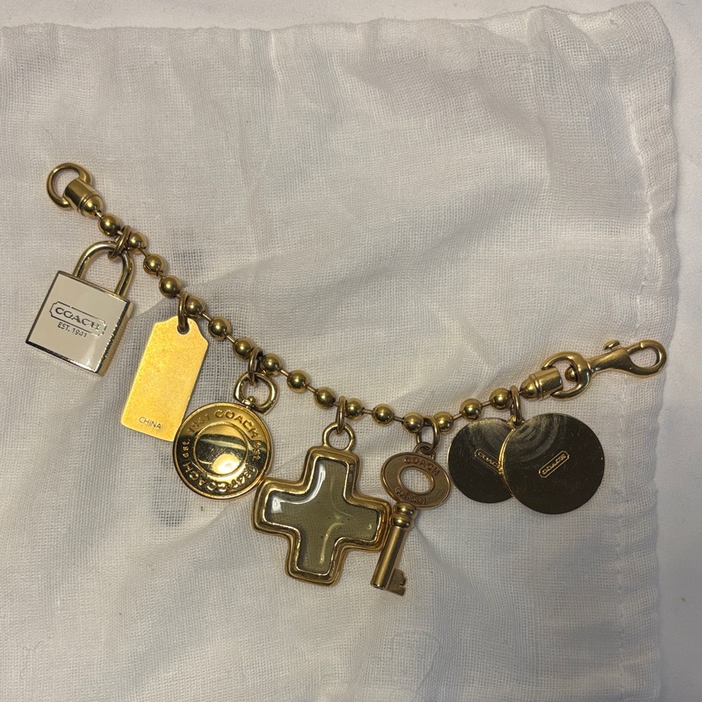 Rare NWOT Vintage Chunky Coach 7 Charm Bracelet - Picture 3 of 9